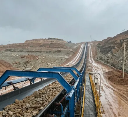 Hoe kunnen mijntransporteurs veilig door het regenseizoen blijven draaien?